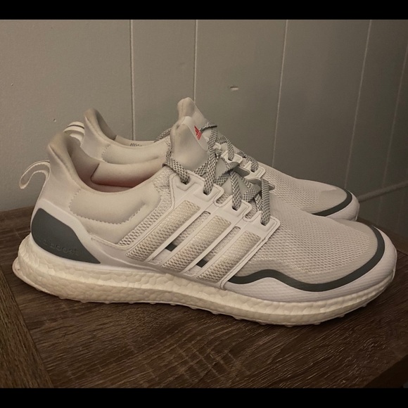 ultra boost reflective crystal white